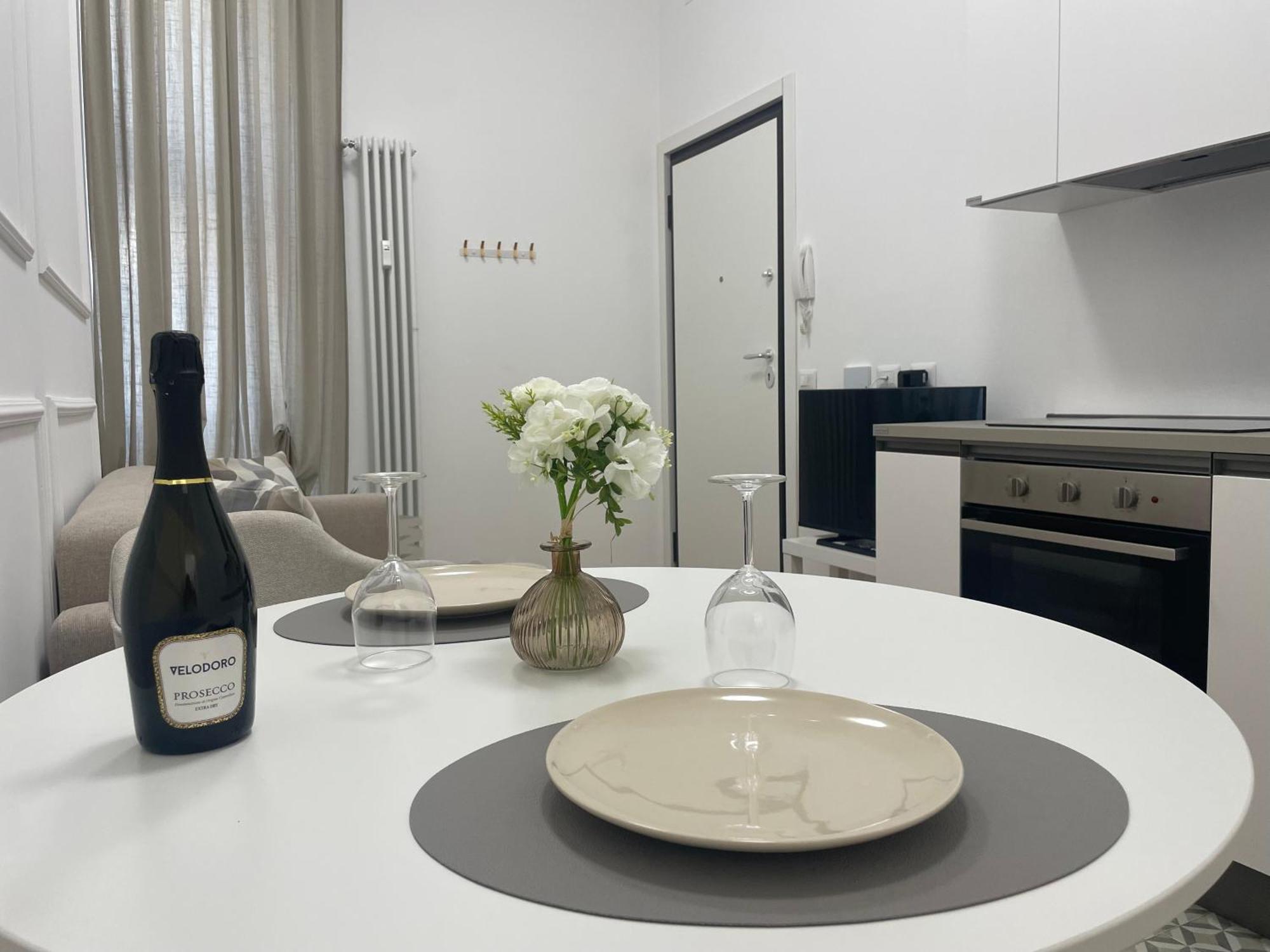 R&R Urban Chic Apartment แบร์กาโม ภายนอก รูปภาพ