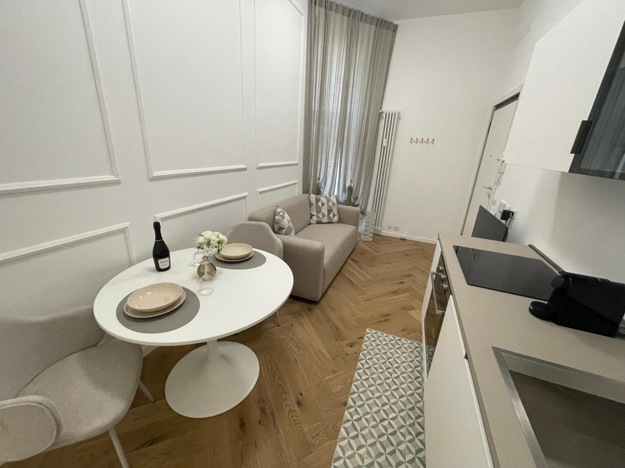 R&R Urban Chic Apartment แบร์กาโม ภายนอก รูปภาพ
