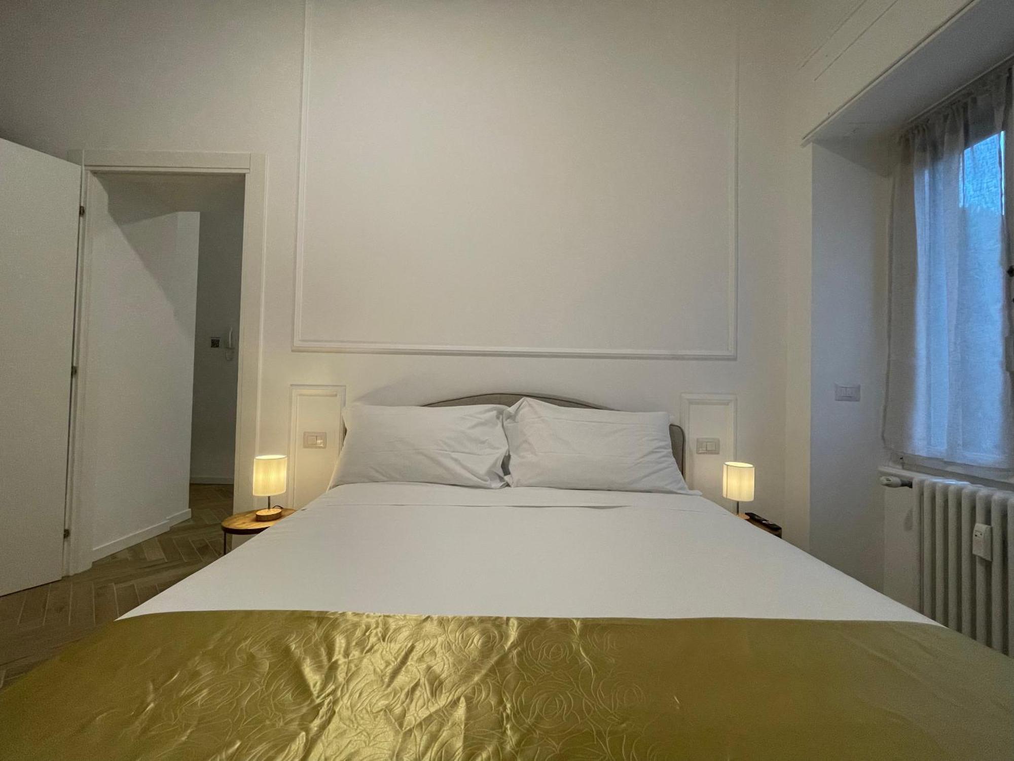 R&R Urban Chic Apartment แบร์กาโม ภายนอก รูปภาพ