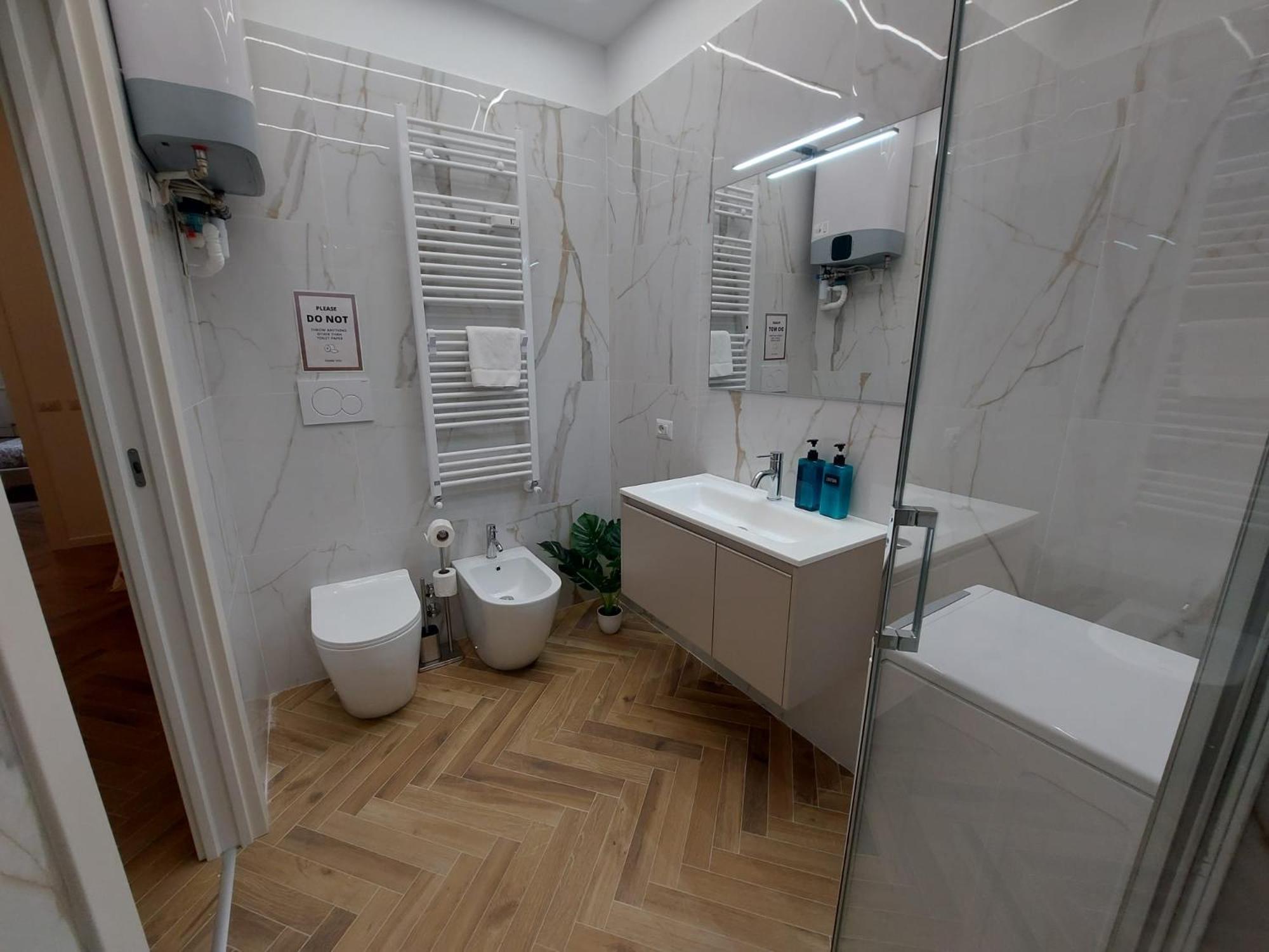 R&R Urban Chic Apartment แบร์กาโม ภายนอก รูปภาพ