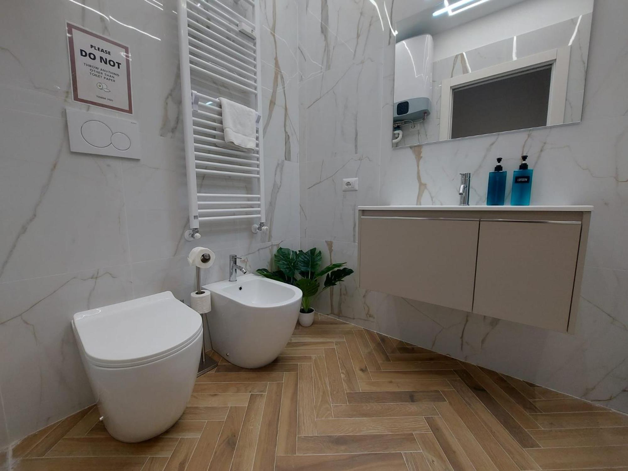 R&R Urban Chic Apartment แบร์กาโม ภายนอก รูปภาพ